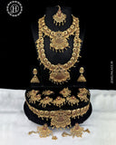 Latest Gold Plated Elegant South Indian Temple Design Bridal Jewellery Set JH3694